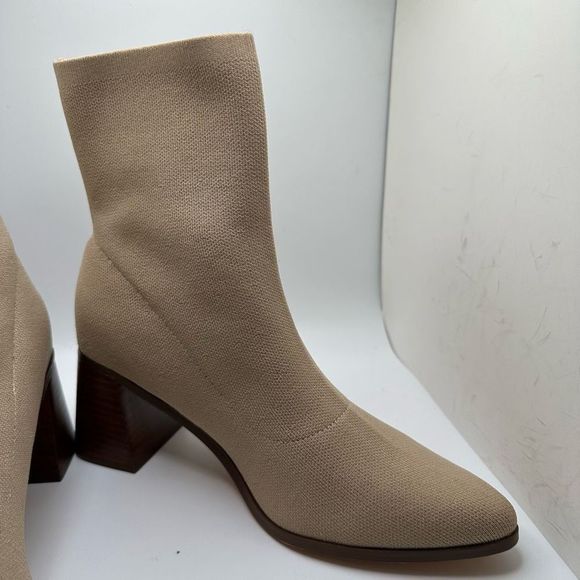 CUSHIONAIRE Women's Stretch boot +Memory Foam 9 TAN - Picture 6 of 7